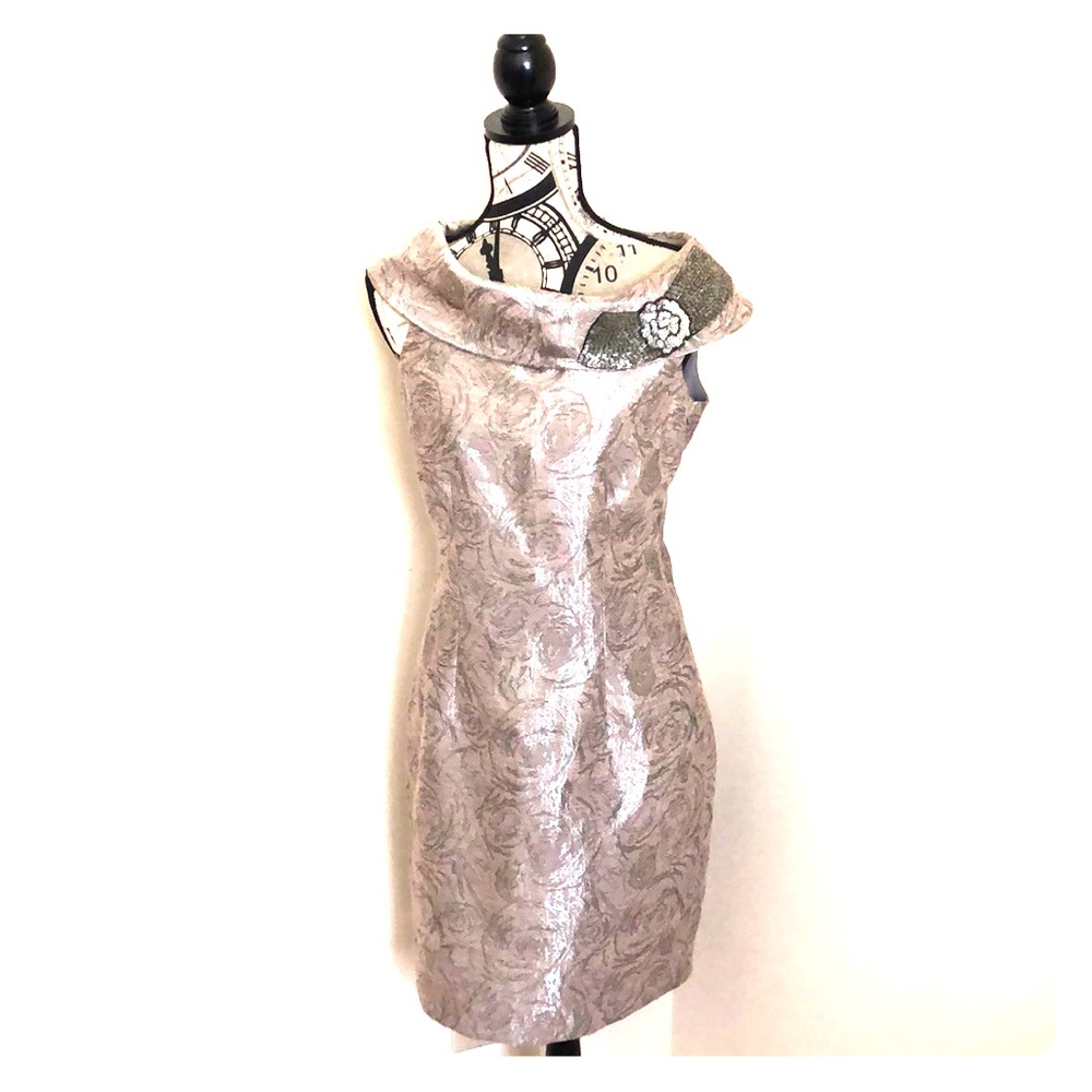 Oval Collar Dress